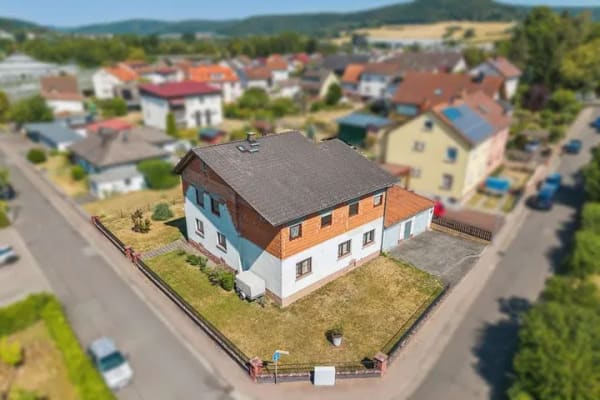 Immobilie in Linsengericht - Hier wohnen Familien! Großes Wohnhaus in Altenhaßlau - Bild 2