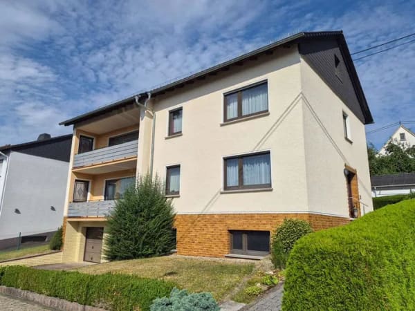 Immobilie in Puderbach - Top-gepflegtes Ein-/Zweifamilienhaus in bevorzugter Wohnlage von Puderbach zu verkaufen! - Bild 1