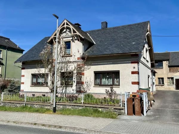 Immobilie in Seifhennersdorf - Wohnhaus mit Nebengebäude und Garage - Bild 0
