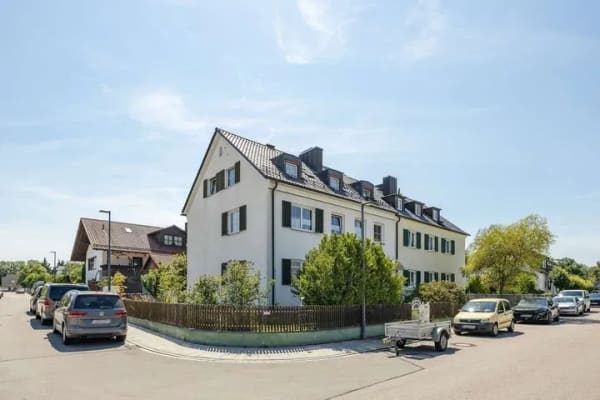 Immobilie in Gräfelfing - 2-Parteienhaus mit ausgebautem Dachgeschoss  - Bild 0