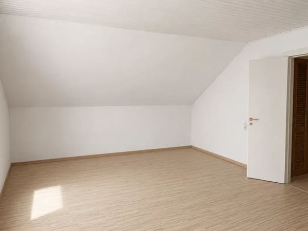 Immobilie in Kiel - Single-Wohnung im Dachgeschoss in ruhiger Lage in Wellsee – ideal als Kapitalanlage oder zur Selbstnutzung - Bild 4
