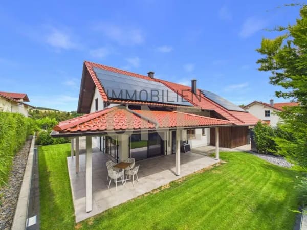 Immobilie in Stallwang - Traumhafte Waldrandlage – großzügiges Einfamilienhaus mit Weitblick - Bild 0