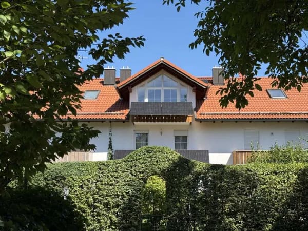 Immobilie in Eurasburg - Grüne ruhige Lage: Sehr gepflegtes Reihenhaus mit PV, 2 Wallboxen, Energieklasse B - von privat - Bild 0