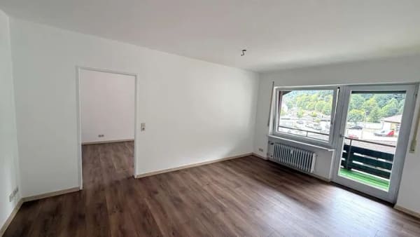 Immobilie in St. Blasien - Einziehen oder Vermieten: 2- Zimmer- Wohnung mit großem Balkon, Garage und Keller in St.Blasien - Bild 0