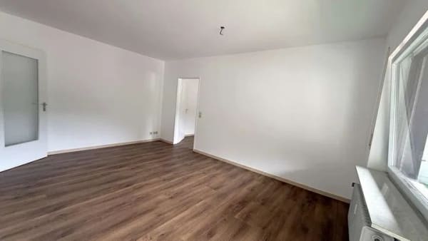 Immobilie in St. Blasien - Einziehen oder Vermieten: 2- Zimmer- Wohnung mit großem Balkon, Garage und Keller in St.Blasien - Bild 2