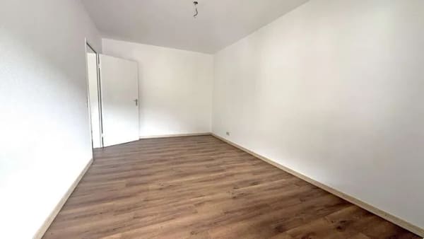 Immobilie in St. Blasien - Einziehen oder Vermieten: 2- Zimmer- Wohnung mit großem Balkon, Garage und Keller in St.Blasien - Bild 4