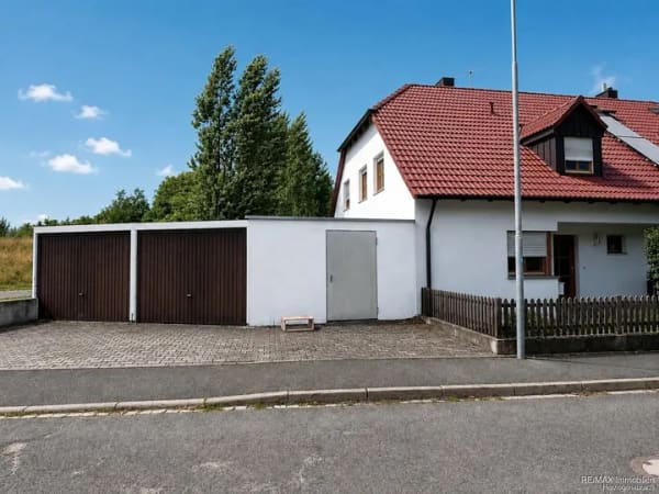 Immobilie in Wilhermsdorf - Schöne Doppelhaushälfte mit viel Potential - Bild 2