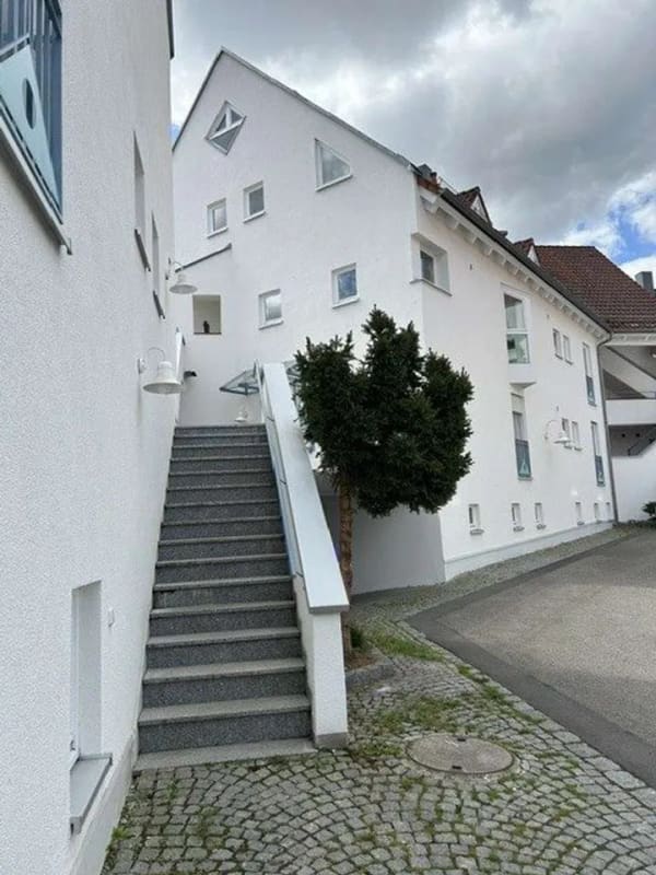 Immobilie in Aidlingen - Aidlingen: Wohnen auf mehreren Ebenen-2,5-ZW. mit Charakter - Bild 2