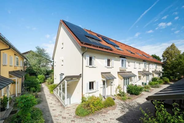 Immobilie in Garching bei München - Top geschnittenes WEG Reiheneckhaus in Garching - Bild 0