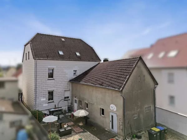 Immobilie in Bad Lippspringe - Gepflegtes Zweifamilienhaus in guter Lage von Bad Lippspringe - Bild 1