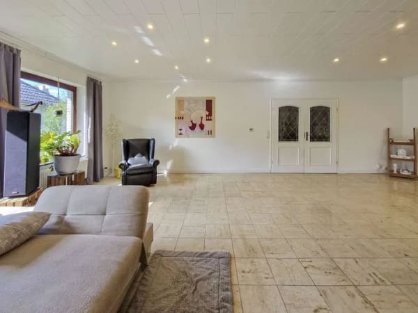 Immobilie in Hohenaspe - Großzügig leben, vielseitig genießen – 263 m² Wohnfläche mit Wellnessbereich & über 1.000 m² Grundst - Bild 4