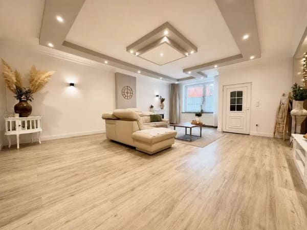 Immobilie in Elsdorf - Modernisiertes Reihenhaus mit hochwertiger Möblierung und Einbauküche - Bild 1