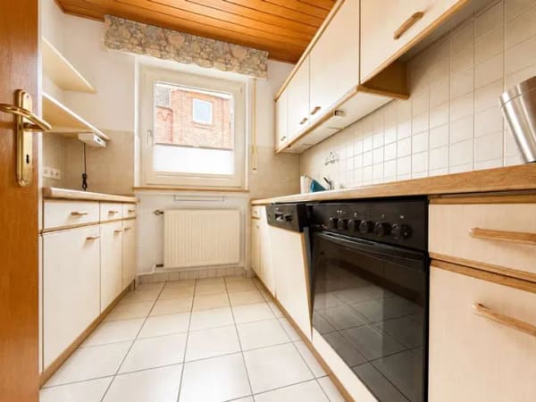 Immobilie in Höxter - Zweifamilienhaus in Höxter-Lüchtringen: Viel Platz, Garten & zwei Einheiten! - Bild 4