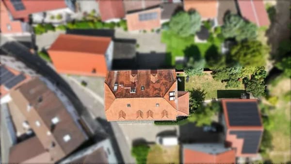Immobilie in Leinach - Liebhaberstück mit Stil & Geschichte – Ehemaliges Pfarrhaus von 1698 auf ca. 1.500 m² Grundstück - Bild 4
