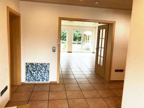 Immobilie in Ockenheim - Ockenheim - Großzügiges Einfamilienhaus mit Einliegerwohnung! - Bild 4