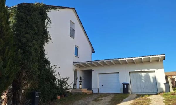 Immobilie in Altomünster - Mehrfamilienhaus, 3 Wohnungen (1 frei, 2 vermietet), großes Grundstück - Bild 1