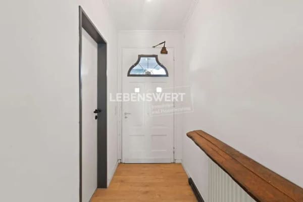 Immobilie in Wülfrath - Viel Platz zum Leben: 7 Zimmer auf ca. 196 m² Wohnfläche inmitten der Wülfrather Altstadt - Bild 3