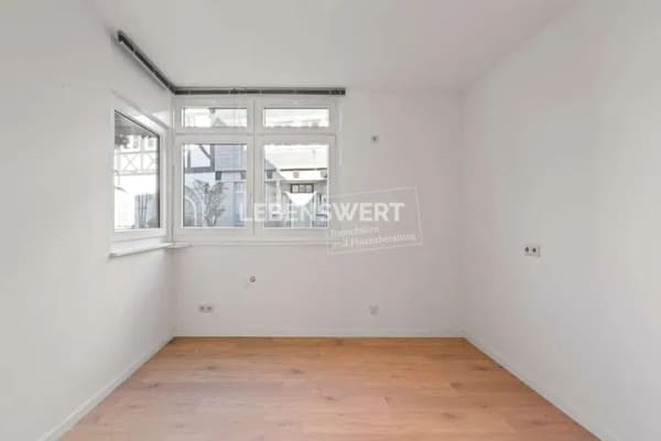 Immobilie in Wülfrath - Viel Platz zum Leben: 7 Zimmer auf ca. 196 m² Wohnfläche inmitten der Wülfrather Altstadt - Bild 4