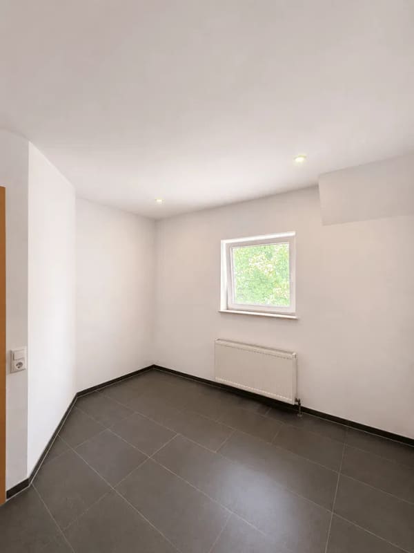 Immobilie in Dittelsheim-Heßloch - Teilsaniertes Mehrfamilienhaus mit Ausbaupotenzial - ideal für Investoren und Projektentwickler - Bild 2