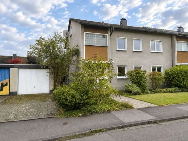 Immobilie in Kamen - Familienfreundliche Doppelhaushälfte mit Südgarten und vielseitigem Raumangebot - Bild 0