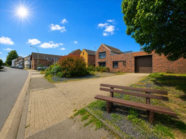 Immobilie in Nörvenich - Mehr als ein Zuhause – Haus mit Werkstatt und vielseitigem Potenzial - Bild 2