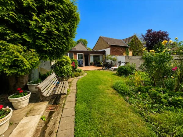 Immobilie in Nörvenich - Mehr als ein Zuhause – Haus mit Werkstatt und vielseitigem Potenzial - Bild 3