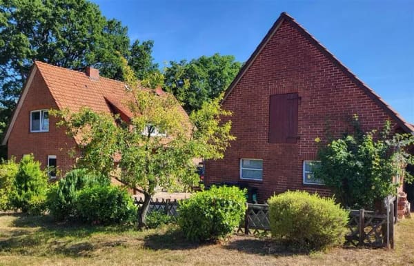 Immobilie in Balge - Zweifamilienhaus in ruhiger dörflicher Lage wartet auf Sie ... - Bild 1