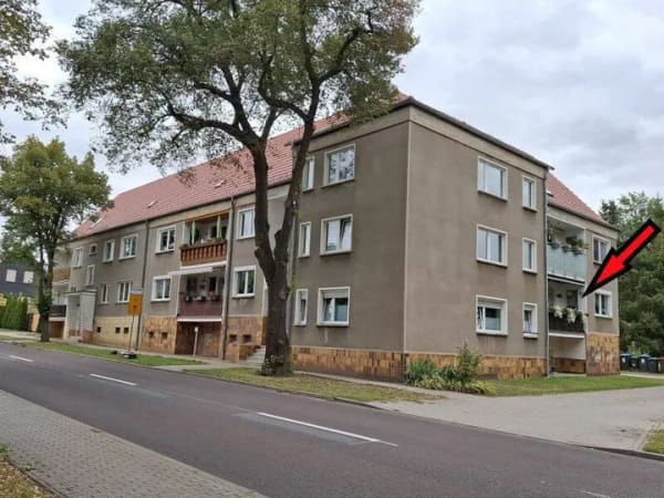 Immobilie in Aschersleben - 4-Raum-Eigentumswohnung mit Balkon, Gartenanteil, 2 Kellerräumen und Garage  in Schackenthal - Bild 0