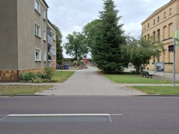 Immobilie in Aschersleben - 4-Raum-Eigentumswohnung mit Balkon, Gartenanteil, 2 Kellerräumen und Garage  in Schackenthal - Bild 3