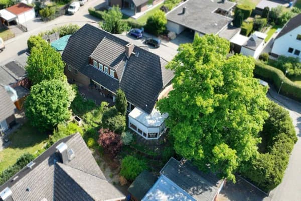 Immobilie in Gifhorn - Attraktives Zweifamilienhaus - Ideal als Mehrgenerationenhaus! - Bild 1