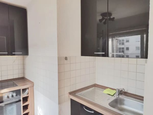 Immobilie in Ludwigshafen am Rhein - Bezugsfreies 1-Zimmer-Apartment mit Einbauküche – straßenabgewandt und ruhig - Bild 1