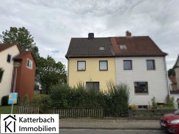 Immobilie in Seesen - Sanierungsbedürftige Doppelhaushälfte mit schönem Grundstück in Seesen - Bild 0
