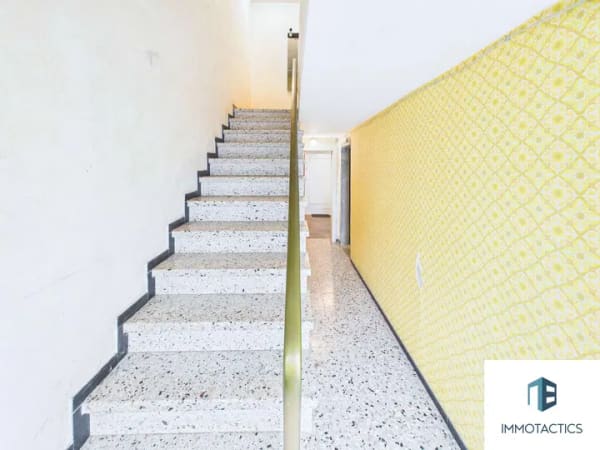 Immobilie in Seibersbach - Einfamilienhaus mit Balkon, viel Nutzfläche, zwei Garagen und drei Außenstellplätzen in Seibersbach - Bild 2