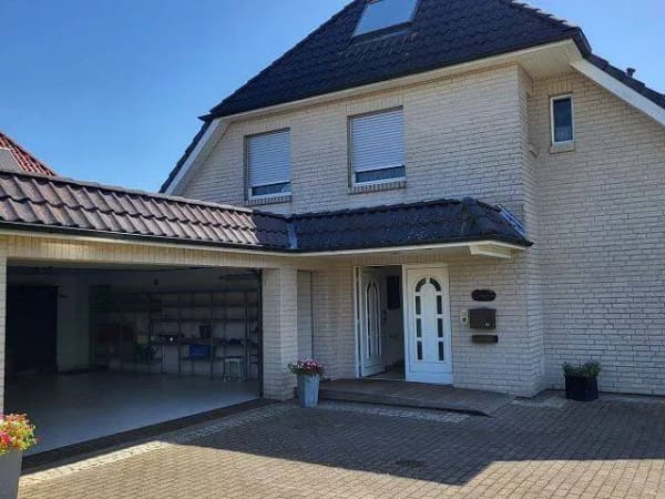 Immobilie in Asendorf - Modernes Zweifamilienhaus mit riesiger Bürofläche und Doppelgarage - arbeiten und wohnen unter einem Dach. - Bild 1
