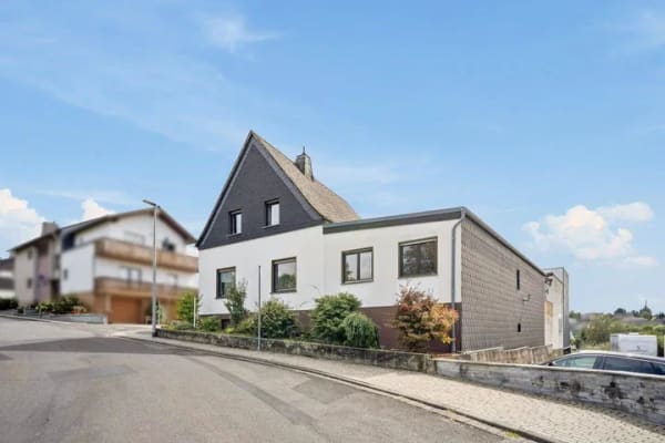 Immobilie in Elz - Gepflegtes Wohnhaus mit viel Platz für individuelle Wohnideen - Bild 0