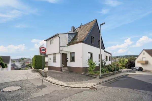 Immobilie in Elz - Gepflegtes Wohnhaus mit viel Platz für individuelle Wohnideen - Bild 1