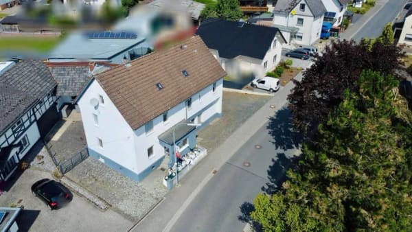 Immobilie in Staudt - VIELSEITIGES INVESTMENT - zwei Wohneinheiten, Gewerbe & Ausbaupotenzial; auch ideal zur Eigennutzung - Bild 0