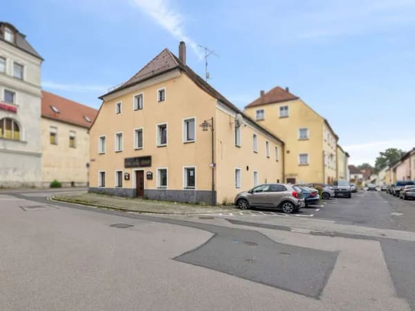 Immobilie in Sulzbach-Rosenberg - Denkmalschutz: Wohn- und Geschäftshaus – historischer Altbau als Investment - Bild 2