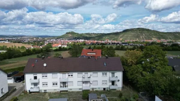 Immobilie in Metzingen - Wohnen am Fuße des Rossfelds - 3 Zimmer Wohnung mit Balkon und Gartenanteil! - Bild 0