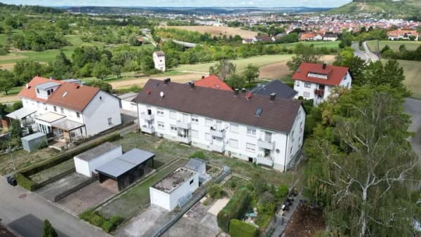 Immobilie in Metzingen - Wohnen am Fuße des Rossfelds - 3 Zimmer Wohnung mit Balkon und Gartenanteil! - Bild 1