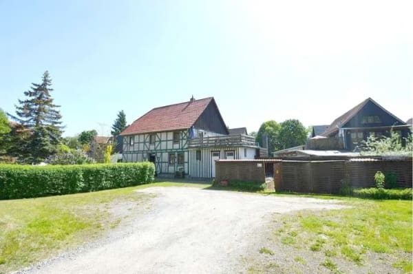 Immobilie in Oberharz am Brocken - Schönes, gemütliches Fachwerkhaus mit 4 Ferienwohnungen, Garten + Dachterrasse. - Bild 2