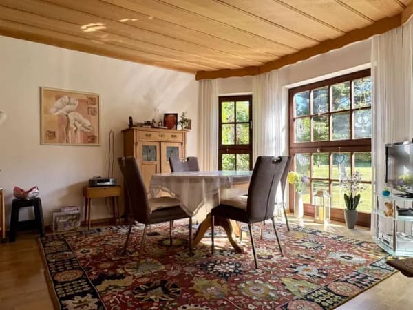 Immobilie in Dürrholz - Geräumiges Zweifamilienhaus mit Doppelgarage und großem Garten - Bild 2