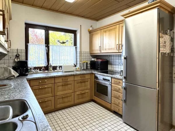 Immobilie in Dürrholz - Geräumiges Zweifamilienhaus mit Doppelgarage und großem Garten - Bild 3