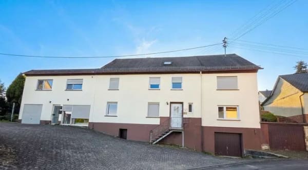 Immobilie in Derschen - Renoviertes Mehrfamilienhaus mit attraktiver Rendite & Entwicklungspotenzial - Bild 0
