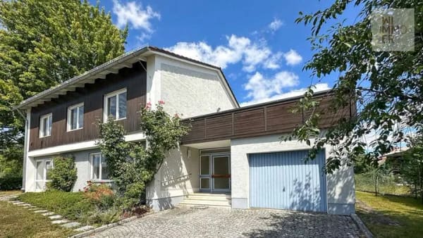 Immobilie in Tann - Architektenhaus mit Charakter, Dachterrasse & Atelier - Bild 0