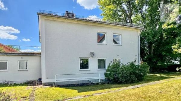 Immobilie in Tann - Architektenhaus mit Charakter, Dachterrasse & Atelier - Bild 4