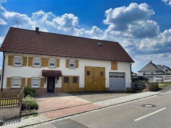 Immobilie in Irndorf - Ländliches Domizil mit viel Platz und Freiheit in Irndorf - Bild 1