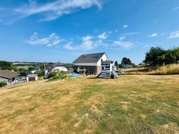 Immobilie in Neitersen - Modernes Einfamilienhaus mit großem Grundstück – Viel Platz für Familie, Beruf und Ihre Zukunft - Bild 0
