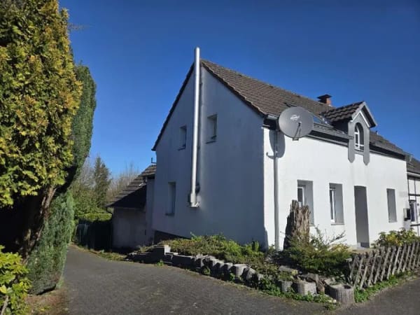 Immobilie in Odenthal - Freistehendes Einfamilienhaus mit Garten  - Bild 1