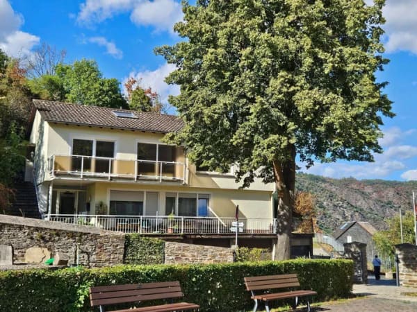 Immobilie in Cochem - Zweifamilienhaus im Dornröschenschlaf wartet auf Prinzen zum Wachküssen - Bild 0